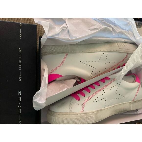 New Steve Madden Rezza Hot Pink Grunge Barbie Barbiecore Sneakers NIB - Picture 9 of 15